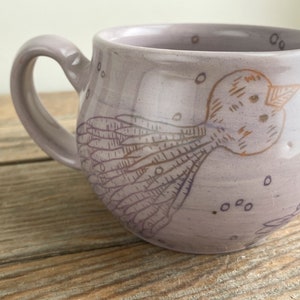 koffiemok folk geïllustreerd handgemaakt vogel kunst aardewerk afbeelding 1