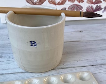 Vaso de agua con monograma para pintura - Portapinceles - Accesorio para acuarela - Regalo para artistas - Cerámica hecha a mano