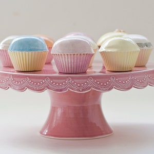 Vintage-Inspired Stitch Cake Stand: Elegant Wedding and Dessert Display