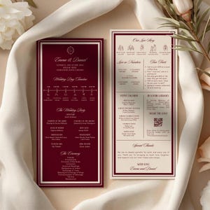 Puede incluir: Dos tarjetas rectangulares de programa de boda con un esquema de color burdeos oscuro y crema. La tarjeta izquierda muestra una línea de tiempo del día de la boda y detalles de la fiesta. La derecha presenta una historia de amor y un código QR.