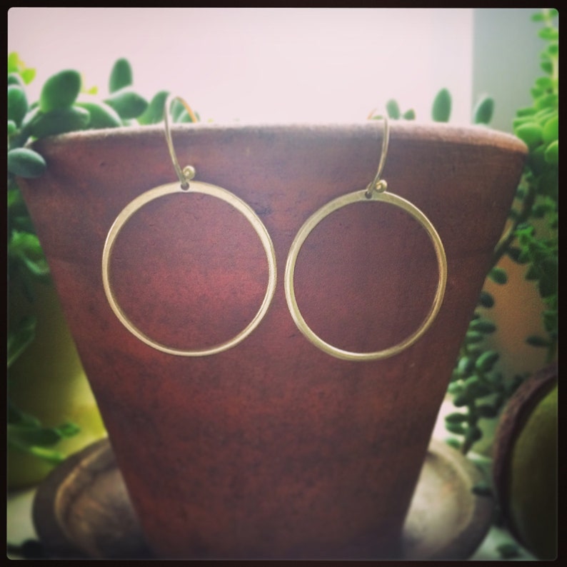 Simple brass hoop earrings image 1