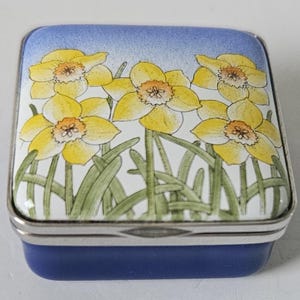 Halycon Days Daffodil Enamel Tiny Trinket Pot.Collectable Rare.3.3cm X 3cm