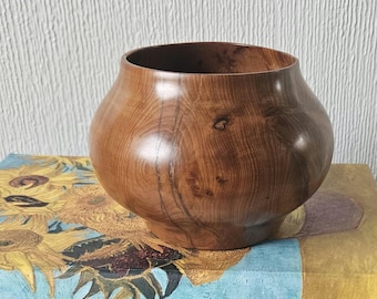 Vintage Hand Turned Decorative Small Yew Wood Bowl Signed 10cm Tall
