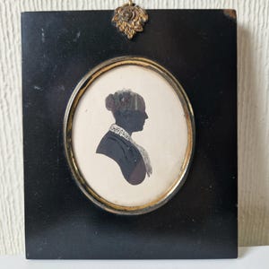 Fine Early 19th Century Silhouette &#39;Shade&#39; Miniature Portrait Of A Mature Gentlewoman Framed