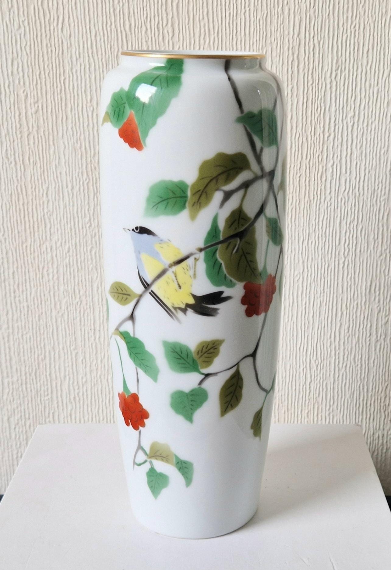 深川製磁　藤の花と小鳥の絵柄の花瓶 佐賀有田 深川製磁 【藤の花に小鳥文花瓶】 高さ約40.5