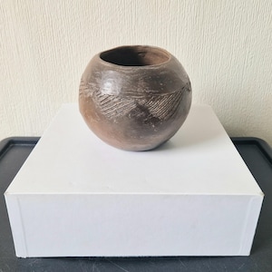 Antique Zulu Ukhamba Beer Pot: South African Geometric Clay Vessel