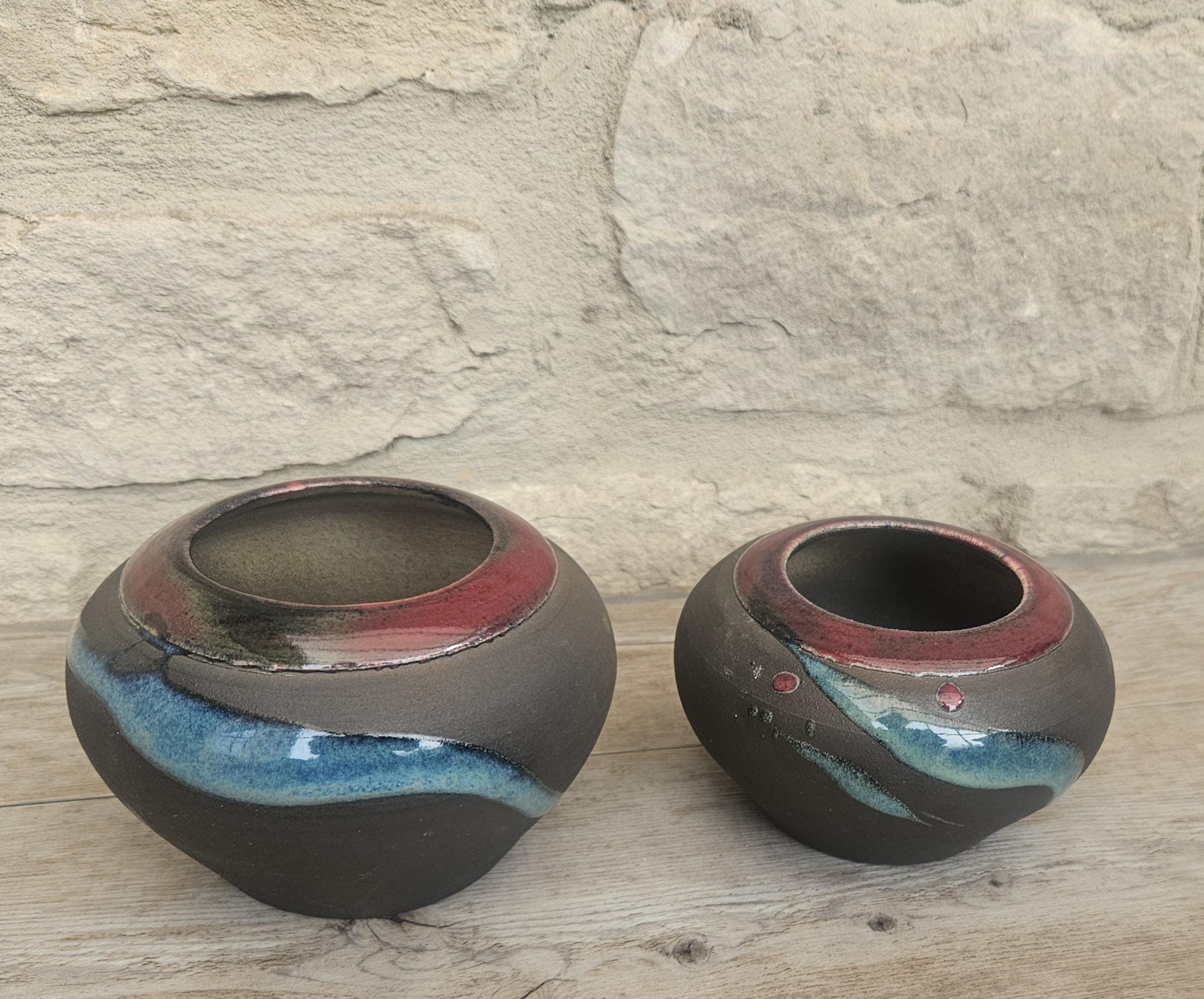 陶芸作家　手作りの花瓶 1980年代のマイケル・チョー作、楽焼スタジオ陶器の花瓶（ペア