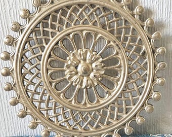 Vintage Brass Trivet Footed Rosette Design Pot Stand Kitchen Decoration Ornate Kettle Stand 18.5cm Diameter