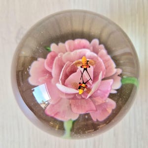 Vintage Große Rosa Blume & Twin Bugs Kunst Glaskugel Briefbeschwerer 8 cm