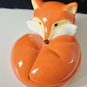 Ceramic Hand Painted Fox Trinket Pot with Lid 10cm X 7cm