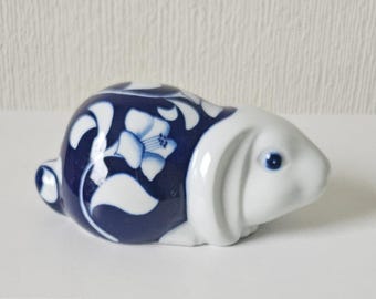 うさぎの置物 青い花柄 磁器製オーナメント コレクション棚装飾