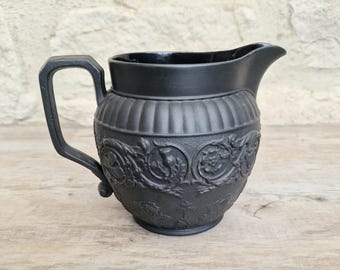 Antike Wedgwood Black Basalt Union Krug Milchkännchen Relief Geformt