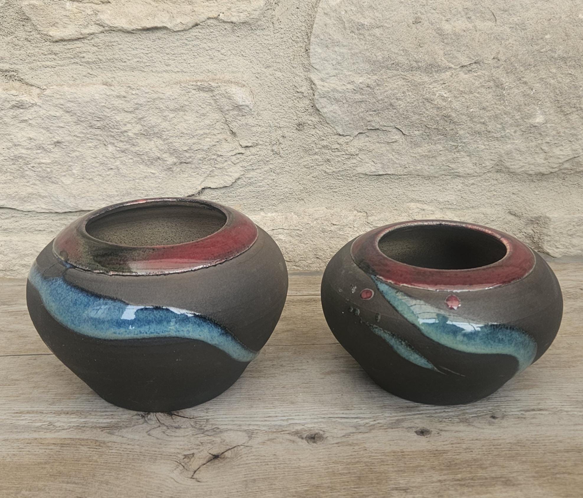 陶芸作家　手作りの花瓶 1980年代のマイケル・チョー作、楽焼スタジオ陶器の花瓶（ペア