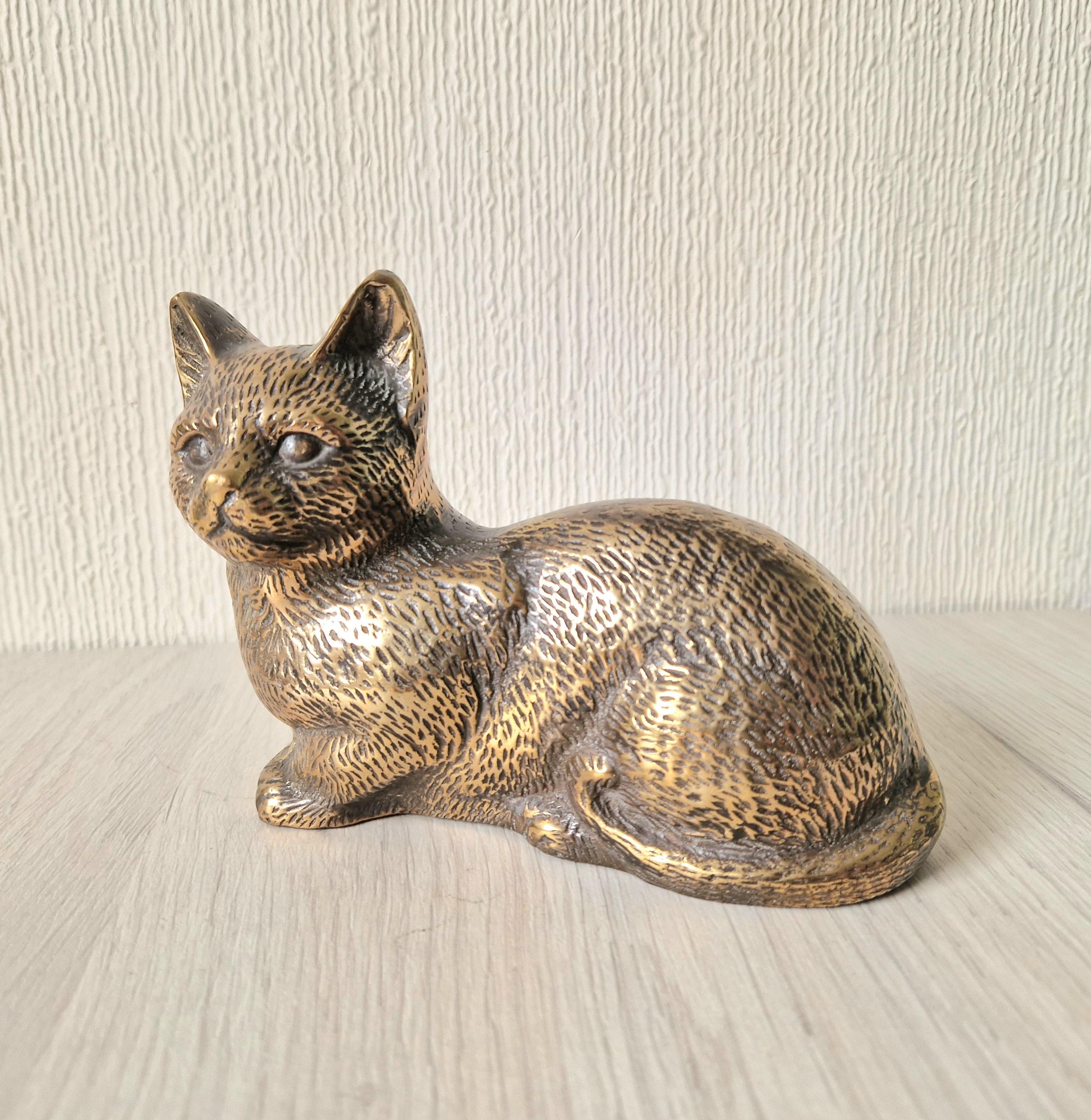 ヴィンテージ 大型 鋳造真鍮製 横たわる猫の置物 15 cm - Etsy 日本