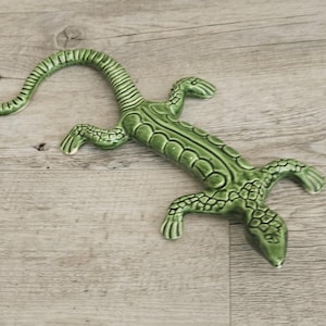 Figura decorativa grande de cerámica verde con forma de lagarto, Cera D'Art France, 26 cm, estilo vintage, ideal para decoración del hogar. Estatua coleccionable.