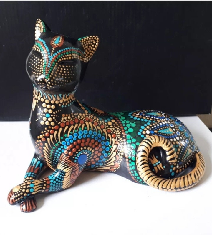 Vintage Handpainted Cat Art Design Cross-paws Lying Stylised