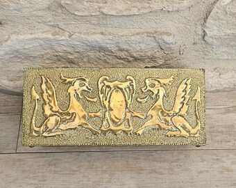 Kunsthandwerk Briefhalter Messing und Holz Keltische Drachen England