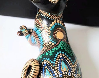 Vintage Handpainted Cat Art Design Cross-paws Lying Stylised