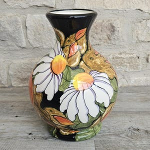 Vintage Jenni Ludge Keramik Vase, große handgefertigte Daisy Floral, England