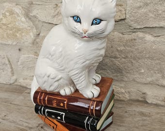 Vintage große italienische weiße Katze Saß auf Bücher Ornament Figur 11,5 "Hoch Italien