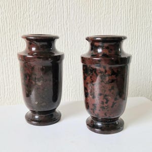 2 Small Antique Carved Cornish Serpentine Urn Spill Vases 11cm (4&quot;)