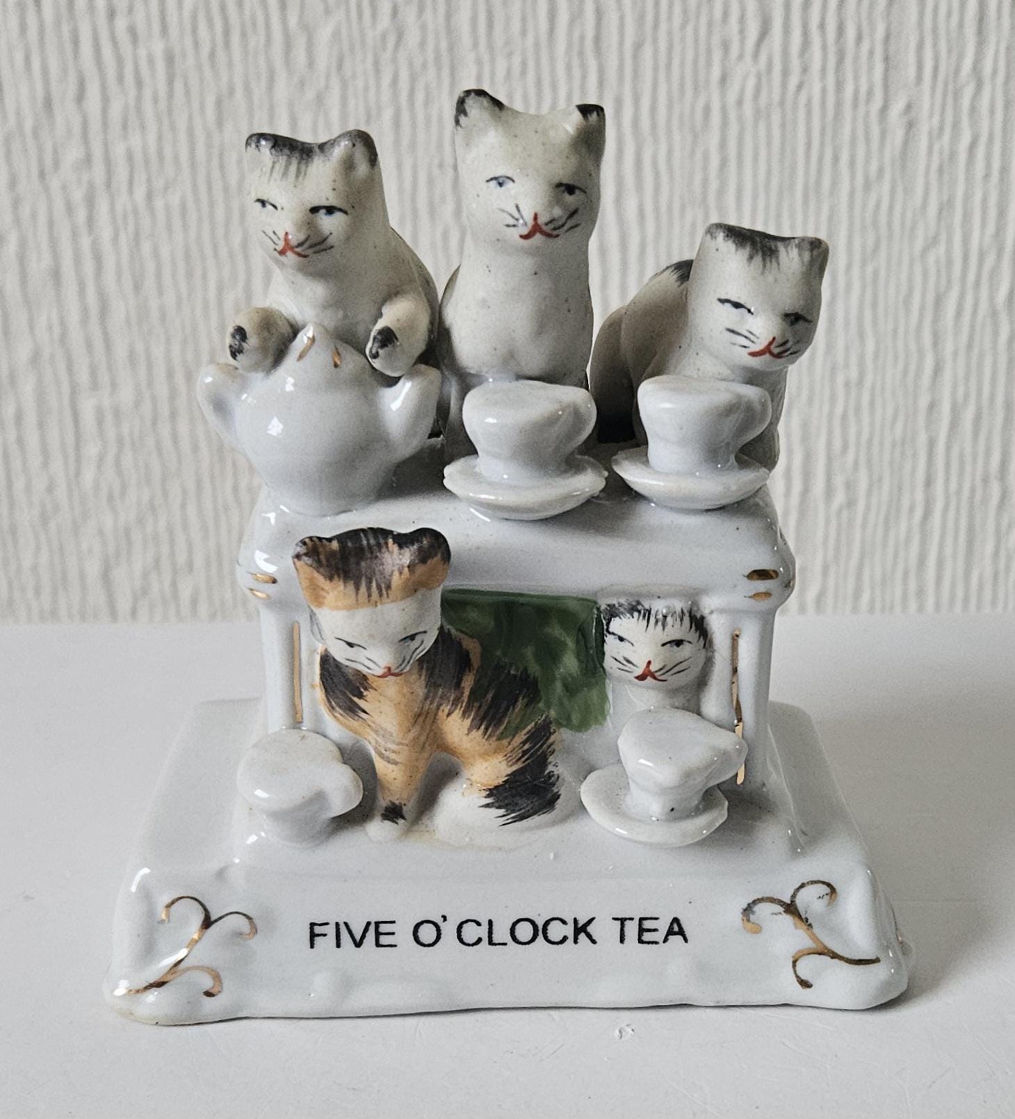 美品 ウノア unoa Victorian cats Milk tea KIDS【Victorian cats Milk