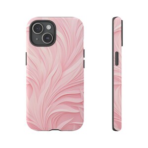 Könnte beinhalten: Eine rosa Handyhülle mit einem wirbelnden, abstrakten Muster. Die Hülle hat einen schwarzen Rand und einen Ausschnitt für die Kamera.