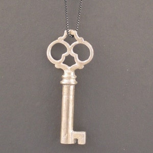 Large skeleton key necklace solid silver image 4