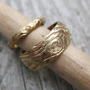 woodgrain wedding band set GOLD wood grain ring PLYWOOD 14 kt yellow faux bois, made to order image 4