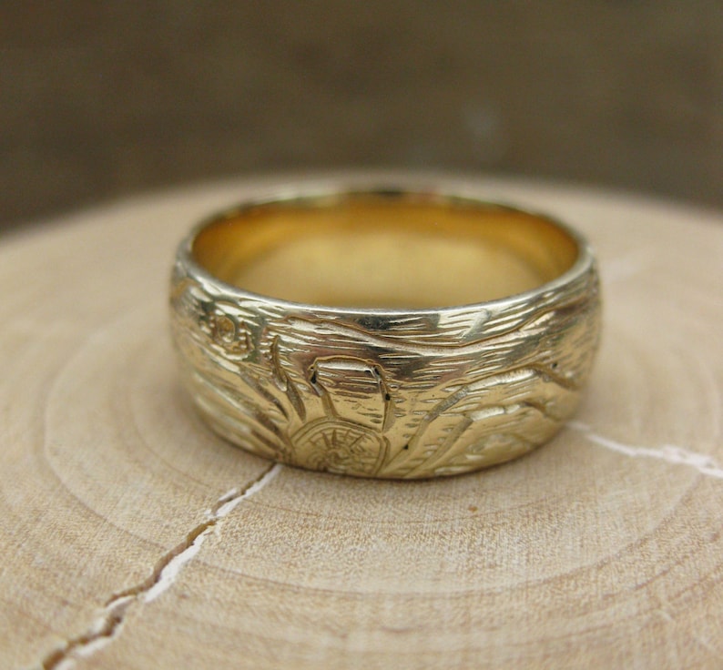 Mens GOLD wood grain ring fall wedding band PLYWOOD 14 kt | Etsy