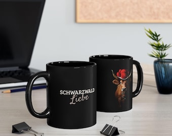 Tasse &quot;Schwarzwald Kuhlness&quot;, Text: Schwarzwald Liebe, Schwarze Keramiktasse, 330 ml, Mikrowellengeeignet, Geschenk Idee
