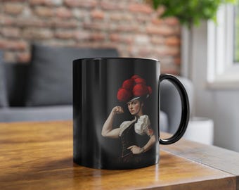 Tasse &quot;Schwarzwald Lisl&quot;, Motiv: Frau mit Bollenhut (beidseitig), Schwarze Keramiktasse, 330 ml, Mikrowellengeeignet, Geschenk Idee