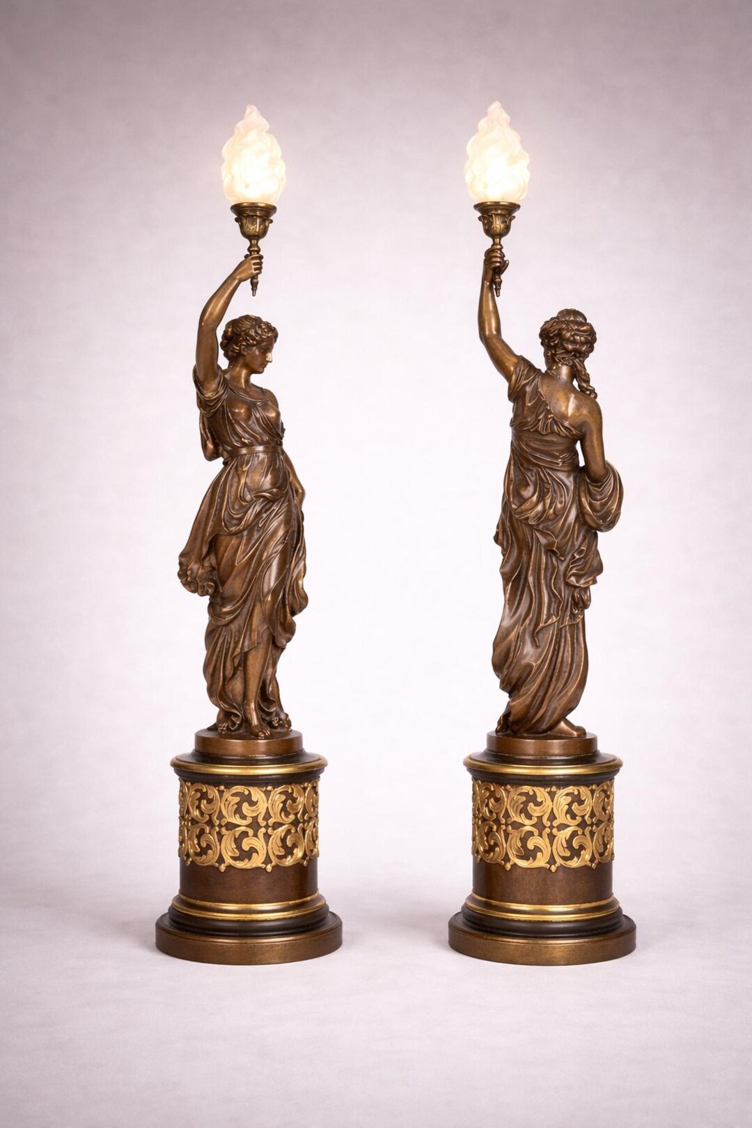 Bronze vintage lamp ブロンズ ヴィンテージ レトロ Vintage Brass Statue Lamp, Lady Torch Light, Flame Glass Shade
