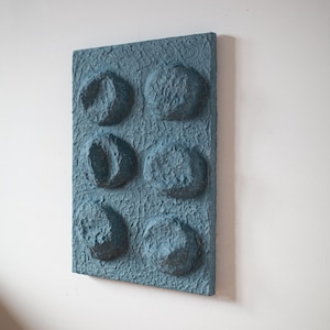 Arredamento massimalista, arte murale boho, scultura murale boho, arte murale fatta a mano, arte murale marina blu, arte murale marocchina, arte eclettica