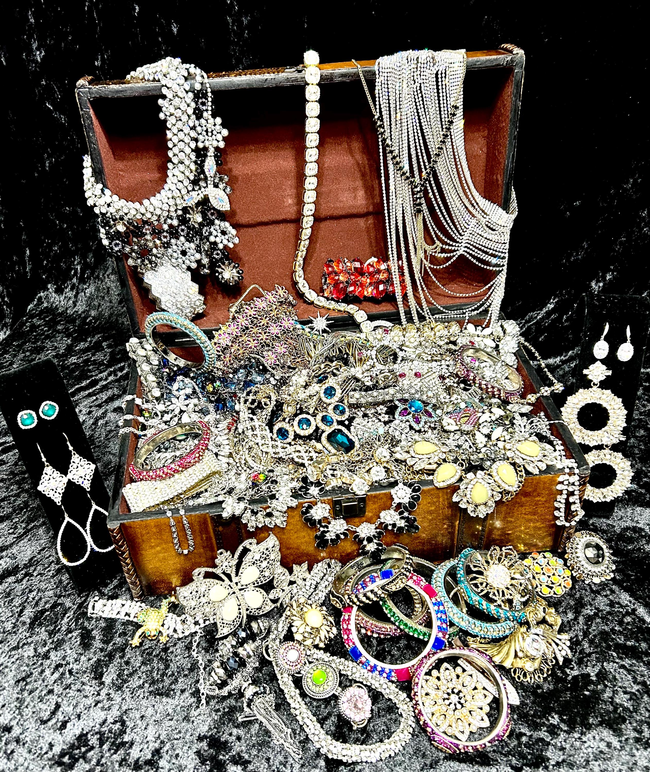 vintage jewelryえす Treasure Necklace: Vintage Gem Encrusted Clip – PATCH NYC