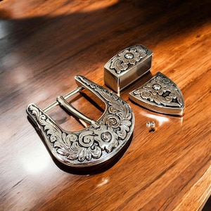 Western 3 Piece Belt Buckle Set – Silver Engraved Buckle, Keeper & Tip – Cowboy Style Replacement Buckle for 1.5” Leather Belts High Quality