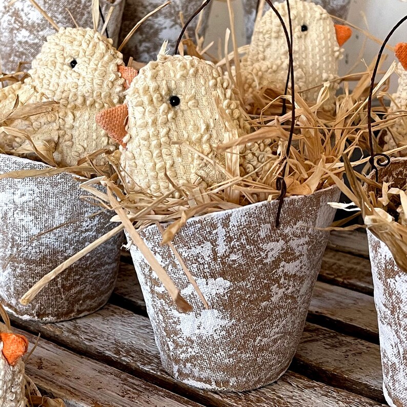 Primitive Spring Easter Chicks, home decor image 1