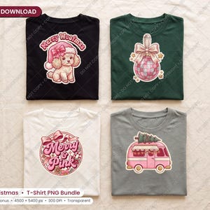 Può includere: Quattro magliette con disegni natalizi: una nera con un barboncino con cappello da Babbo Natale, una verde scuro con una palla da discoteca, una bianca con il testo Merry & Pink, e una grigia con un camper rosa.