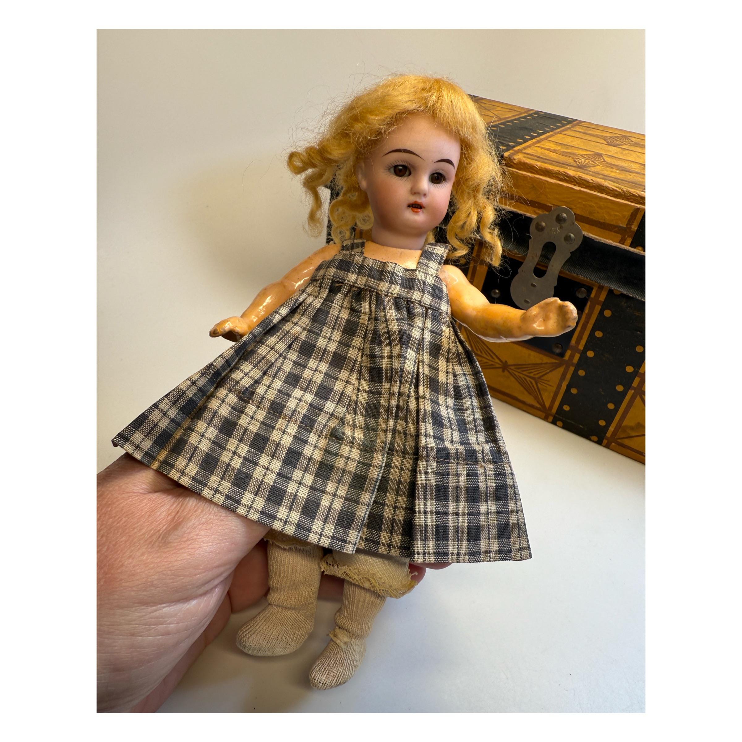 アンティーク 小さな女の子オールビスクドール ドイツ製 Tiny