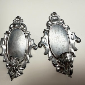 Antik tysk kruka / vit metall dockhus miniatyr barock vägglampa