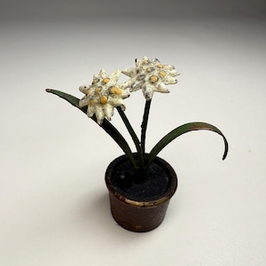 Antike, Kalt bemalte Bronze | Puppenhaus-Miniatur | Blumentopf