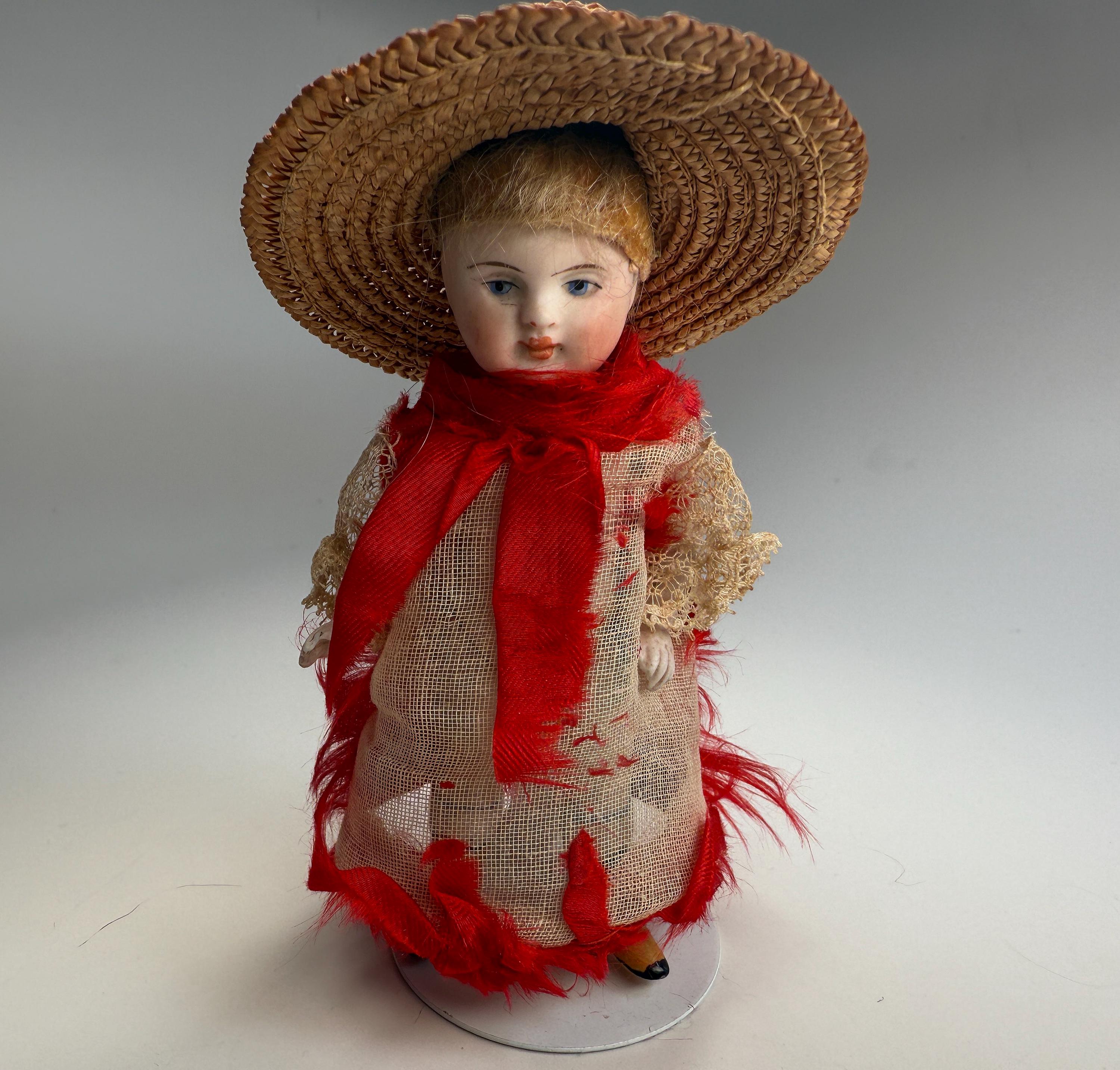 * antique doll ❀ ストローハットと三つ編み ミニョネットgirl antique doll ❀ ストローハットと三つ編み ミニョネットgirl
