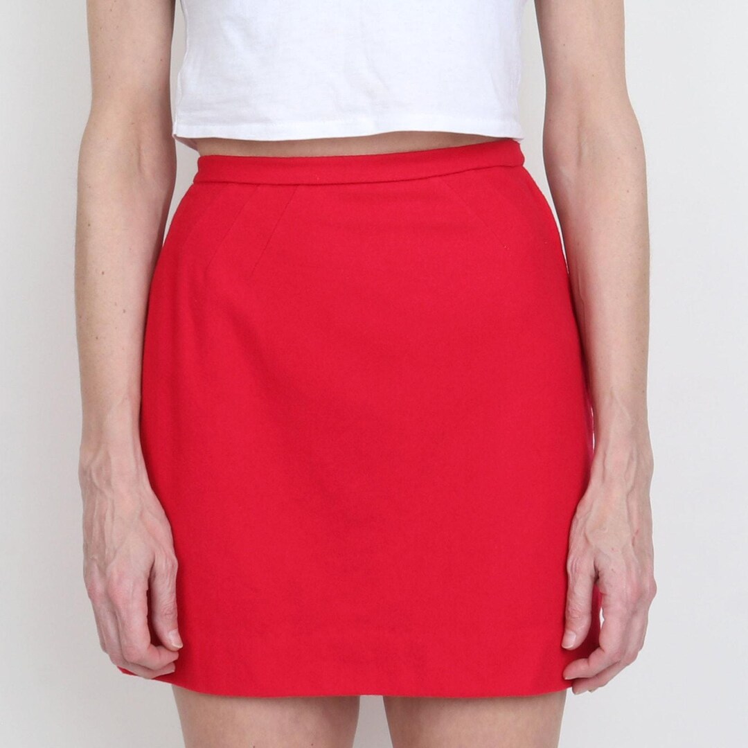 Vintage red mini skirt 🍓