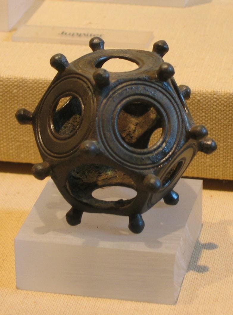 「ローマの二十面体」レプリカモデル 黄銅鋳造 古代文明のオーパーツ 1600年以上前に作られた用途不明の謎の人工物「ローマの中空十二面体