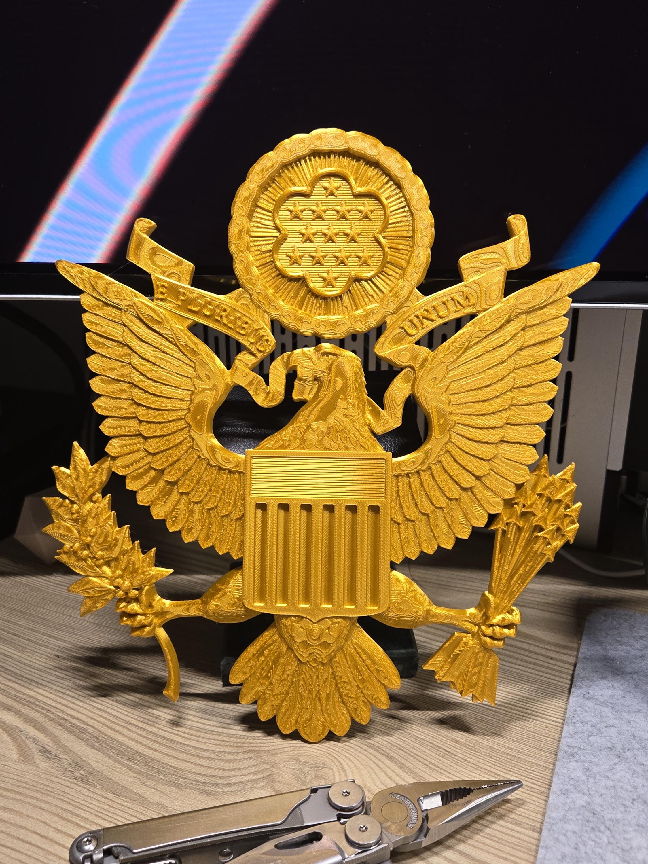 ★アメリカ軍の勲章/徽章＊アメリカンイーグル/鷲の置き物（実物） Golden Great Seal of the United States of America - High