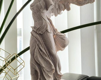 ブロンズ仕上げの女神ニケ像 - 月桂冠、ギリシャ神話の装飾 - Etsy 日本