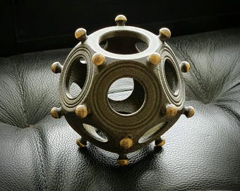 神秘的な古代ガロ・ローマ十二面体 - ブロンズ製歴史的謎の遺物 - 古代