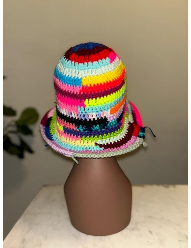 Luxury Two-Tone Crochet Bucket Hat with Interlocking Logo Luxury-inspired Multicolor Crochet Bucket Hat With Custom  main image 3