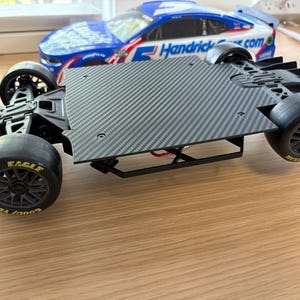 1:12 Losi NASCAR RC Undertray – Carbon Fiber Look | 3D Printed Ground Effects Floor | Fits with ScaleThunder Roll Cage