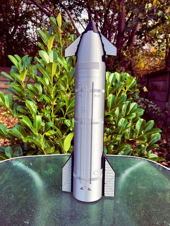 Spacex Starship S33 1:100 Model - Movable Flaps - High Quality